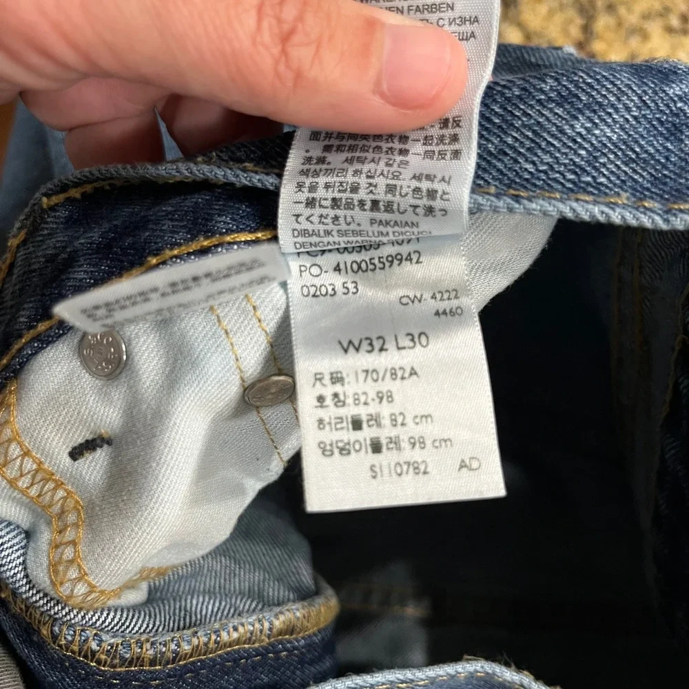 Levis 505 Regular Fit Straight Leg Jeans Mens 32x30 Medium Wash Blue Denim